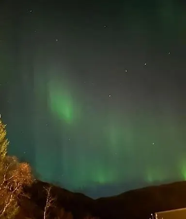 Fin Leilighet Med En Nydelig Sjoutsikt Og Fjell Тромсё