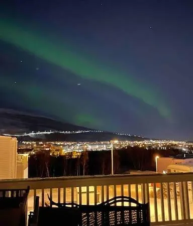 Апартаменты Fin Leilighet Med En Nydelig Sjoutsikt Og Fjell Тромсё